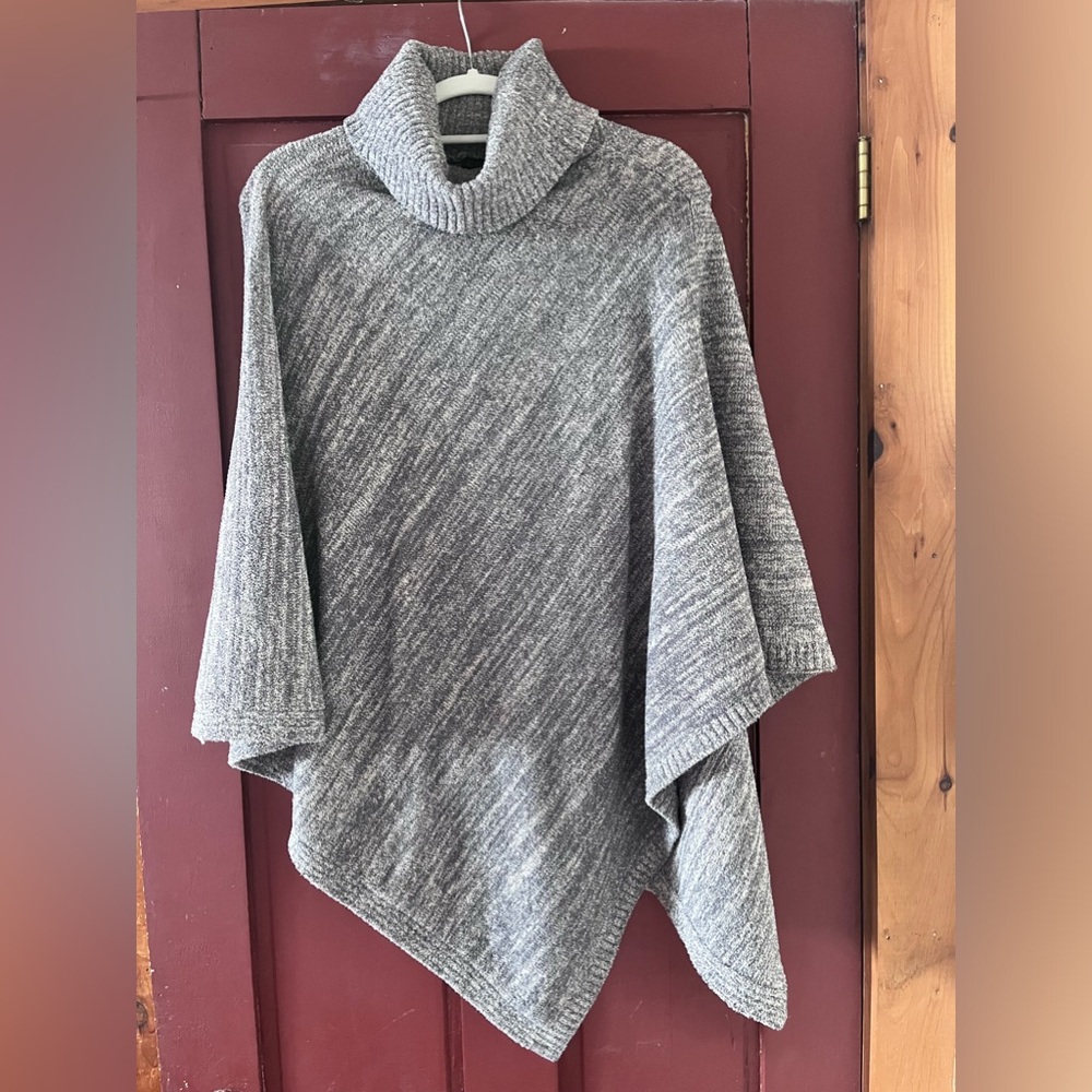 Barefoot Dreams Cozy Point Dume Poncho O/S